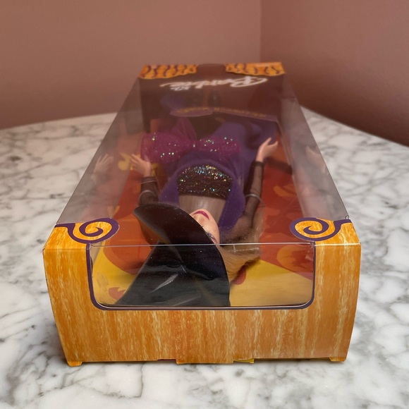 Halloween Wishes Barbie - Picture 2 of 6